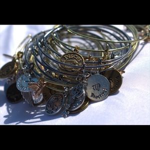 Charm bracelet
